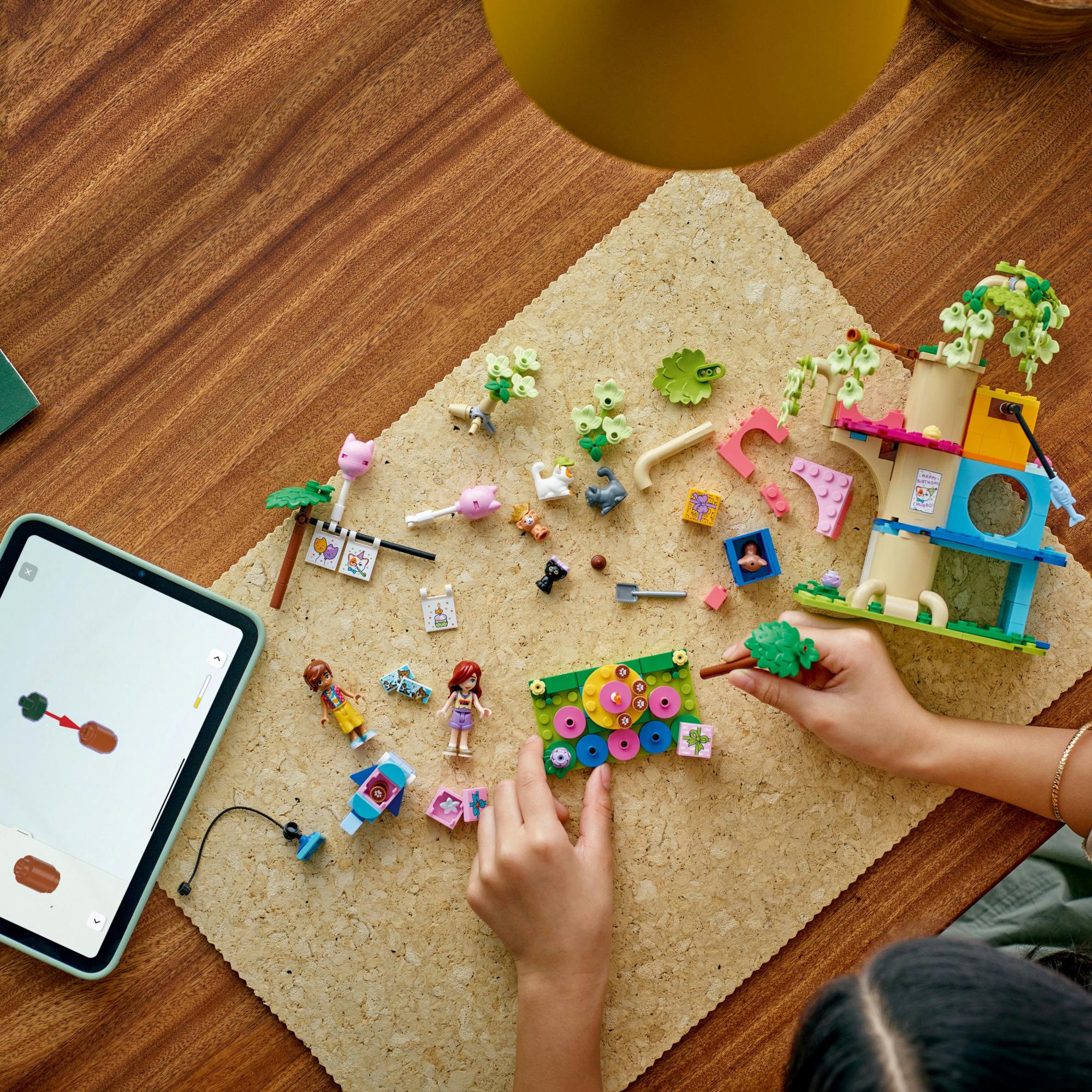 LEGO Friends – Kattefødselsdag og Træhus