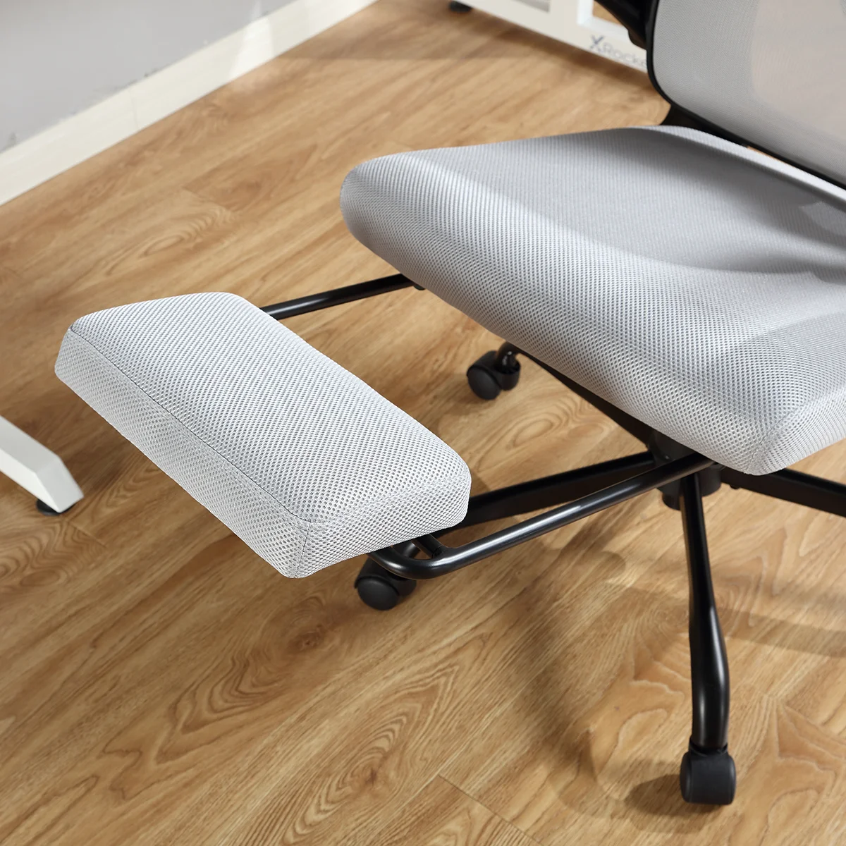 Mainstays Ergonomic Height Adjustable Mesh Office Chair for Teens and Adults with Lumbar Support and Tilt Function, with Leg Rest, Black